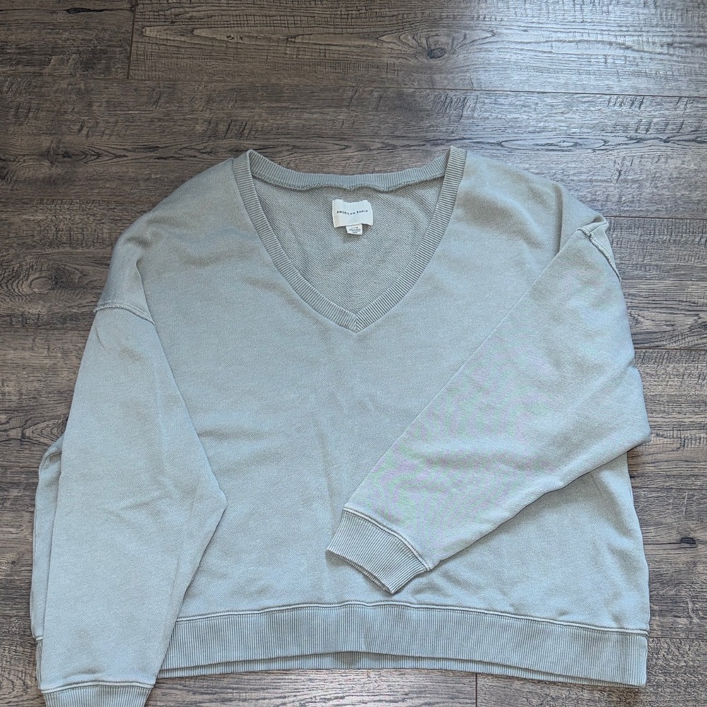 American Eagle Outfitters V-Neck Sweater in Light Gray
